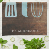 Gepersonaliseerde Wood Kitchen Utiers Familienaam Theedoek (Gevouwen)