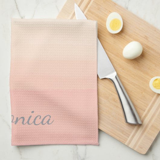 Gepersonaliseerde zachte gradiëntnaam in Pastel Om Theedoek (Quarter Fold)