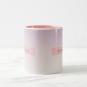 Gepersonaliseerde zachte pastel lavendelgradiënt tweekleurige koffiemok (Center)