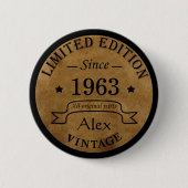 Gepersonaliseerde zestig  60ste verjaardagscadeaus ronde button 5,7 cm (Voorkant)