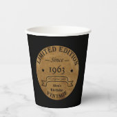 Gepersonaliseerde zestig vintage 60ste verjaardags papieren bekers (Voorkant)