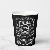 Gepersonaliseerde zestig vintage 60ste verjaardags papieren bekers (Achterkant)
