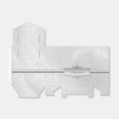 Gepersonaliseerde Zilverachtig Witte Damast Tent F Bedankdoosjes (Uitgevouwen)