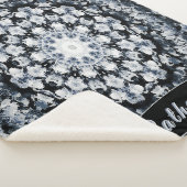 Gepersonaliseerde Zilveren en Zwarte Bloemglazen M Sherpa Deken (3/4)