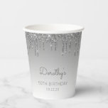 Gepersonaliseerde Zilveren Glitter 90th Birthday P Papieren Bekers<br><div class="desc">Dit ontwerp is voorzien van een dunne zilveren faux glitter-dripgrens en een ombre-achtergrond. Personaliseer het met haar naam in handschrijvend manuscript,  met de verjaardag en de datum hieronder in sans serif doopvont.</div>