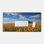 Gepersonaliseerde Zonnebloemenveld en een Barn Des Bureaumat (Keyboard & Muis)