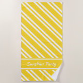 Gepersonaliseerde Zonneschijn Geel en Witte Strepe Strandlaken (Voorkant)