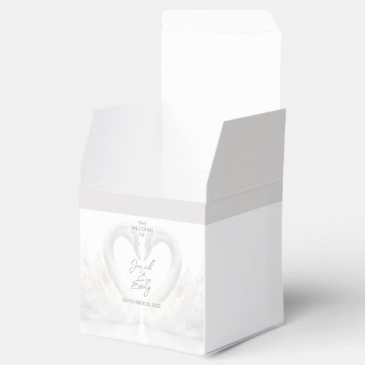Gepersonaliseerde Zwaan Wedding Favoriete Boxen Bedankdoosjes (Geopend)