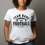 Gepersonaliseerde zwart-wit Football Team Mom Tri-Blend Shirt<br><div class="desc">Custom Football T-Shirt voor moeders - getoond in White Design beschikt over een stijlvolle footballs logo met sportieve aangepaste tekst. Personaliseer met de naam van het football team van uw speler en het nummer van de trui. Zwart ontwerp en witte shirten kleuren kunnen worden gewijzigd.</div>