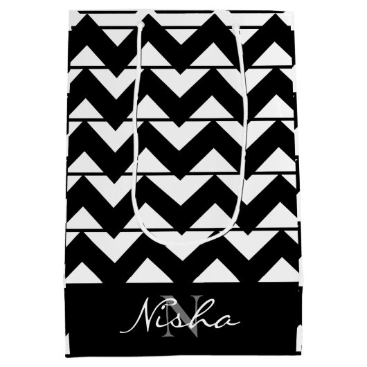 Gepersonaliseerde zwart-witte Chevron Stripe Medium Cadeauzakje (Achterkant)