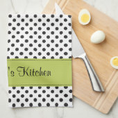 Gepersonaliseerde zwart witte polka dot groen theedoek (Quarter Fold)