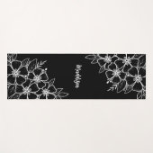 Gepersonaliseerde zwarte bloem yogamat (Voorkant (horizontaal))