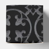 GEPERSONALISEERDE ZWARTE EN WITTE FLEUR DE LIS WED BEDANKDOOSJES (Bovenkant)