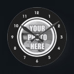 Gepersonaliseerde zwarte foto White Ronde Klok<br><div class="desc">Foto Persoonlijke zwarte en witte muurklok van Ricaso - door uw foto te uploaden verandert deze in een zwart-wit afbeelding</div>