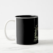 Gepersonaliseerde zwarte goudmonogram Greenery Flo Tweekleurige Koffiemok (Links)