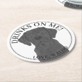 Gepersonaliseerde zwarte labrador bruiloft ronde kartonnen onderzetter (Gebogen)