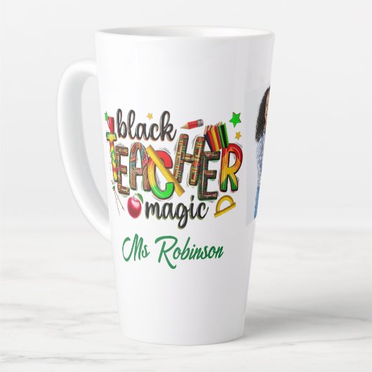 Gepersonaliseerde zwarte leraar magische fotocolla latte mok (Linkerhoek)