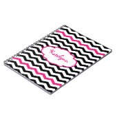 Gepersonaliseerde zwarte roze Chevron Spiral-lapto Notitieboek (Linkerzijde)
