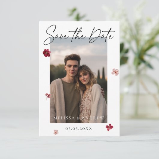 Geperste bloemen en foto save the date (Staand voorkant)