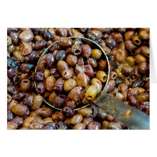 Gepitte en gekruide zwarte Leccino Olijven (Voorkant Horizontaal)