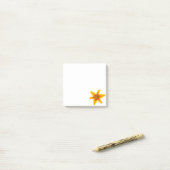 Gepixeliseerde gele lelie bloem post-it® notes (Op bureau)