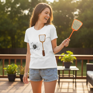 Geplette Vlieg en Vliegenmepper Dode Bug Humor T-shirt