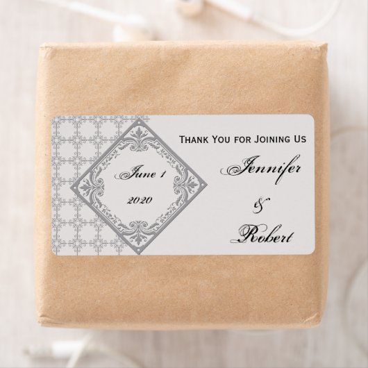 Gepolijst Monogram gepareld grijs water fles label (Insitu)