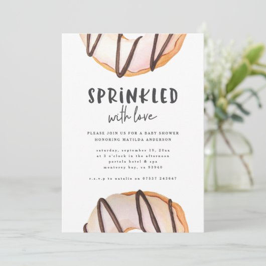 Geprinkst met liefdesdonut baby shower aankondiging (Staand voorkant)