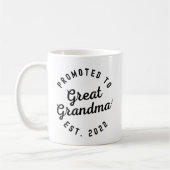 Gepritiseerd naar Grootma Est. Grootmoeder 2022 Koffiemok (Links)