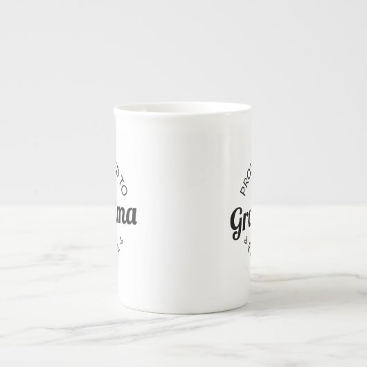 Gepritiseerd naar oma Est. 2021 I Porselein Kop (Voorkant)