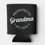 Gepritiseerd naar oma Est. 2022 Blikjeskoeler (Achterkant)