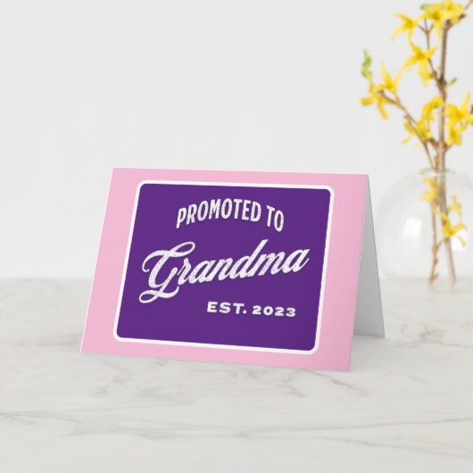 Gepritiseerd naar oma Est. 2023 voor New Grandma Kaart (Gele Bloem)