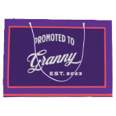 Gepritiseerd tot Granny Est. 2023 voor New Grandma Groot Cadeauzakje (Achterkant)