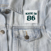 Geproduceerd in 1986 vierkante button 5,1 cm (In situ)