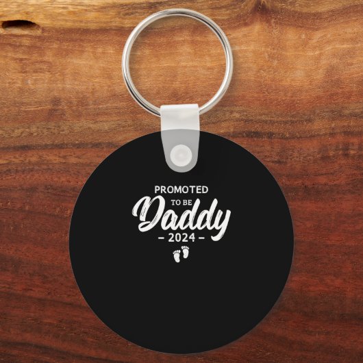 Gepromoot als papa 2024 sleutelhanger (Achterkant)