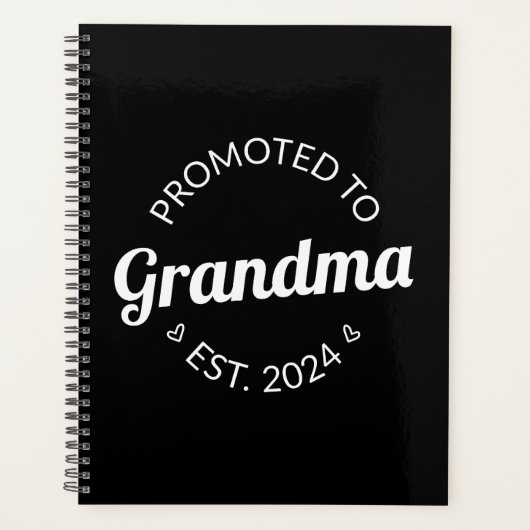 Gepromoveerd bij oma Est. 2024 I Planner (Voorkant)