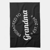 Gepromoveerd bij oma Est. 2024 I Theedoek (Verticaal)