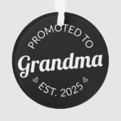 Gepromoveerd bij oma Est. 2025 I Ornament (achterkant)