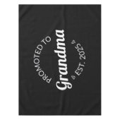 Gepromoveerd bij oma Est. 2025 I Tafelkleed (Voorkant)