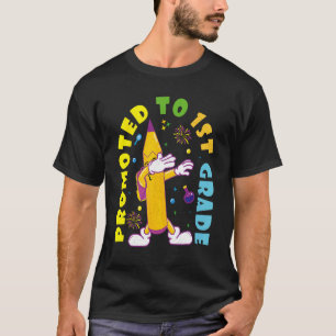 Gepromoveerd naar 1e klas dabbing potlood student t-shirt