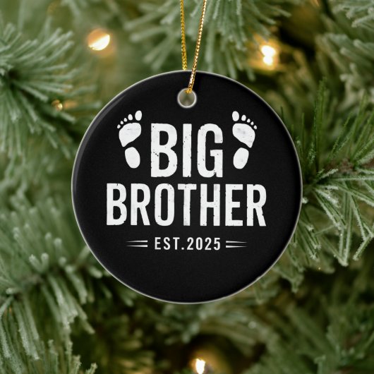 Gepromoveerd naar Big Brother Est. 2025 Baby Aanko Keramisch Ornament (Boom)