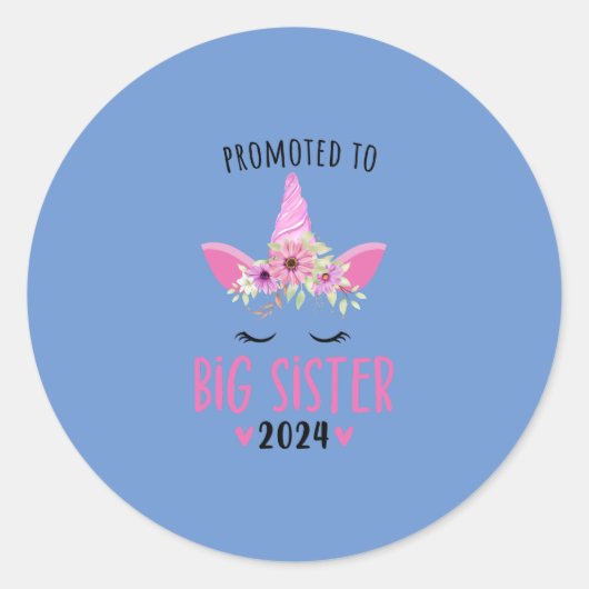 Gepromoveerd naar Big Sister 2024 Shirt Ronde Sticker (Voorkant)