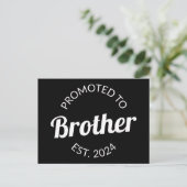 Gepromoveerd naar Brother Est. 2024 I Briefkaart (Staand voorkant)