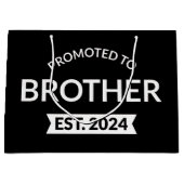 Gepromoveerd naar Brother Est. 2024 II Groot Cadeauzakje (Voorkant)