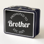 Gepromoveerd naar Brother Est. 2025 I (Voorkant)