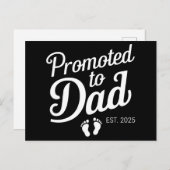 Gepromoveerd naar Dad EST 2025 Grappig binnenkort  Briefkaart (Voorkant / Achterkant)