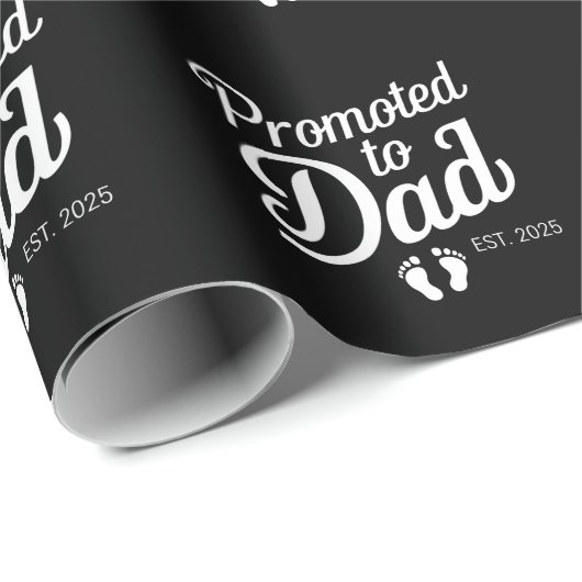 Gepromoveerd naar Dad EST 2025 Grappig binnenkort  Cadeaupapier (Rol Hoek)