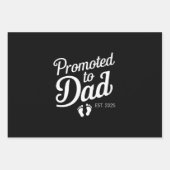 Gepromoveerd naar Dad EST 2025 Grappig binnenkort Inpakpapier Vel (Voorkant)