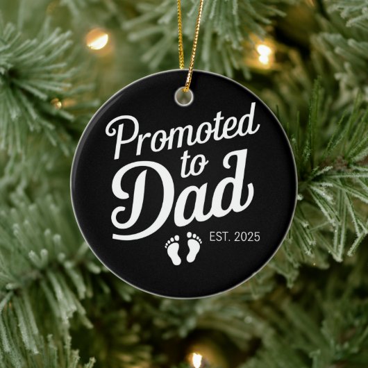 Gepromoveerd naar Dad EST 2025 Grappig binnenkort  Keramisch Ornament (Boom)