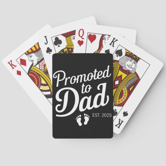 Gepromoveerd naar Dad EST 2025 Grappig binnenkort  Pokerkaarten (Achterkant)